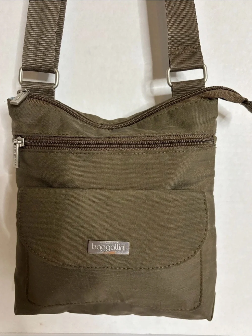 Baggallini Olive Green Messenger Crossbody Bag